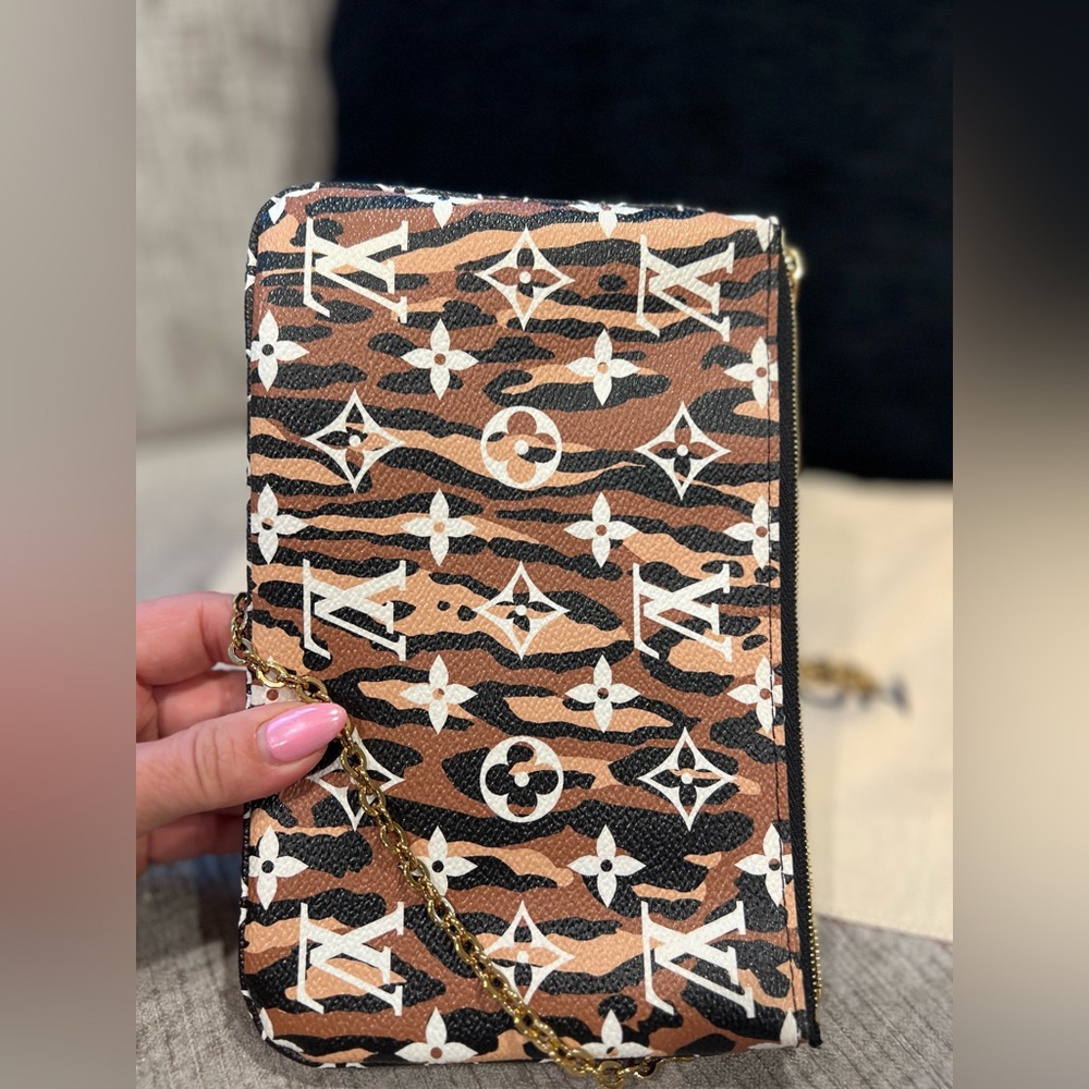 Louis Vuitton Giant Monogram Jungle Pochette Double Zip crossbody Bag🔥 - Picture 16 of 16